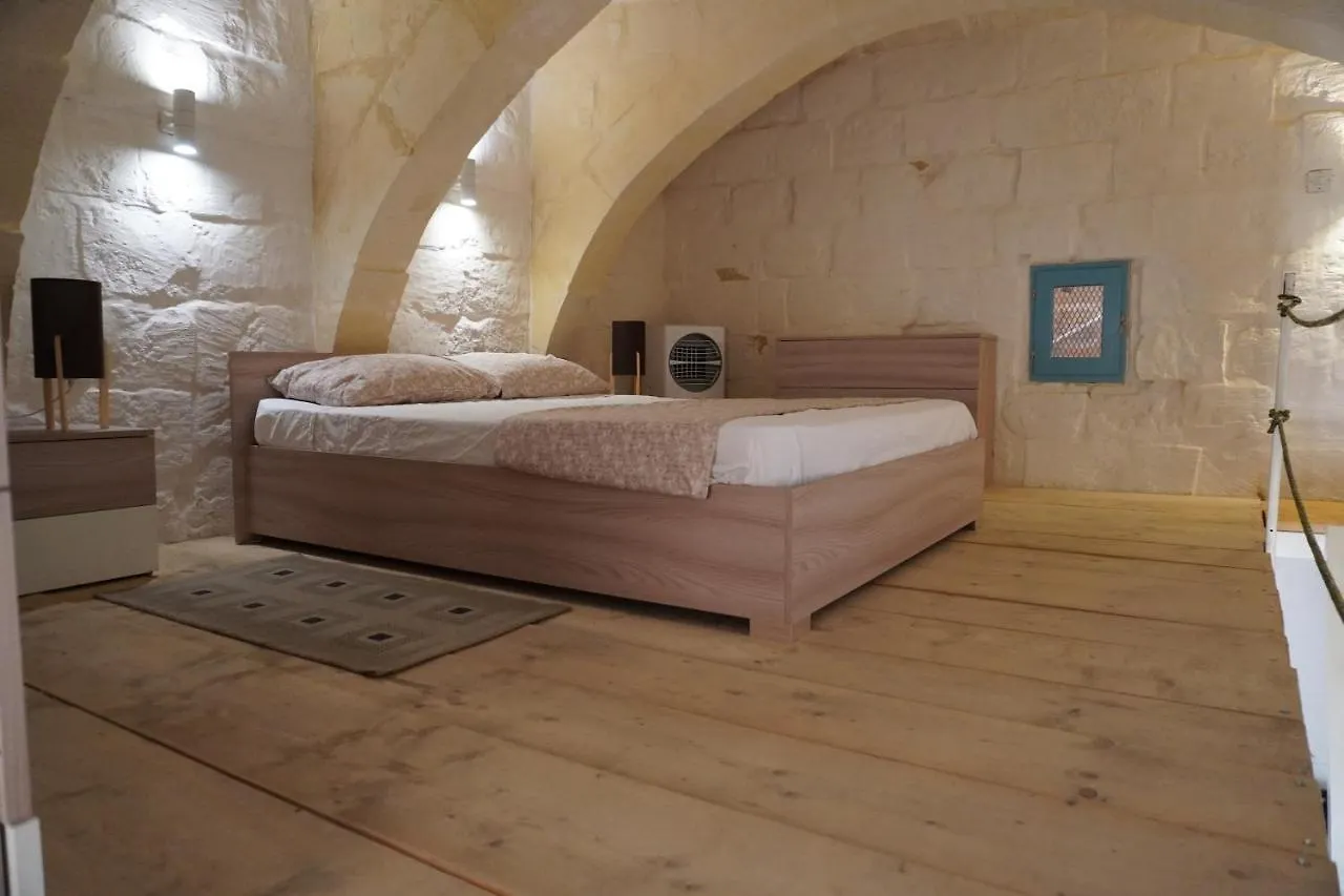 Villa Il-Mezzanine Private Traditional And Walking Distance To Bus Terminus à Cospicua Malte